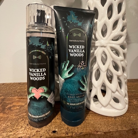🕸️New! B&BW! - Picture 1 of 6